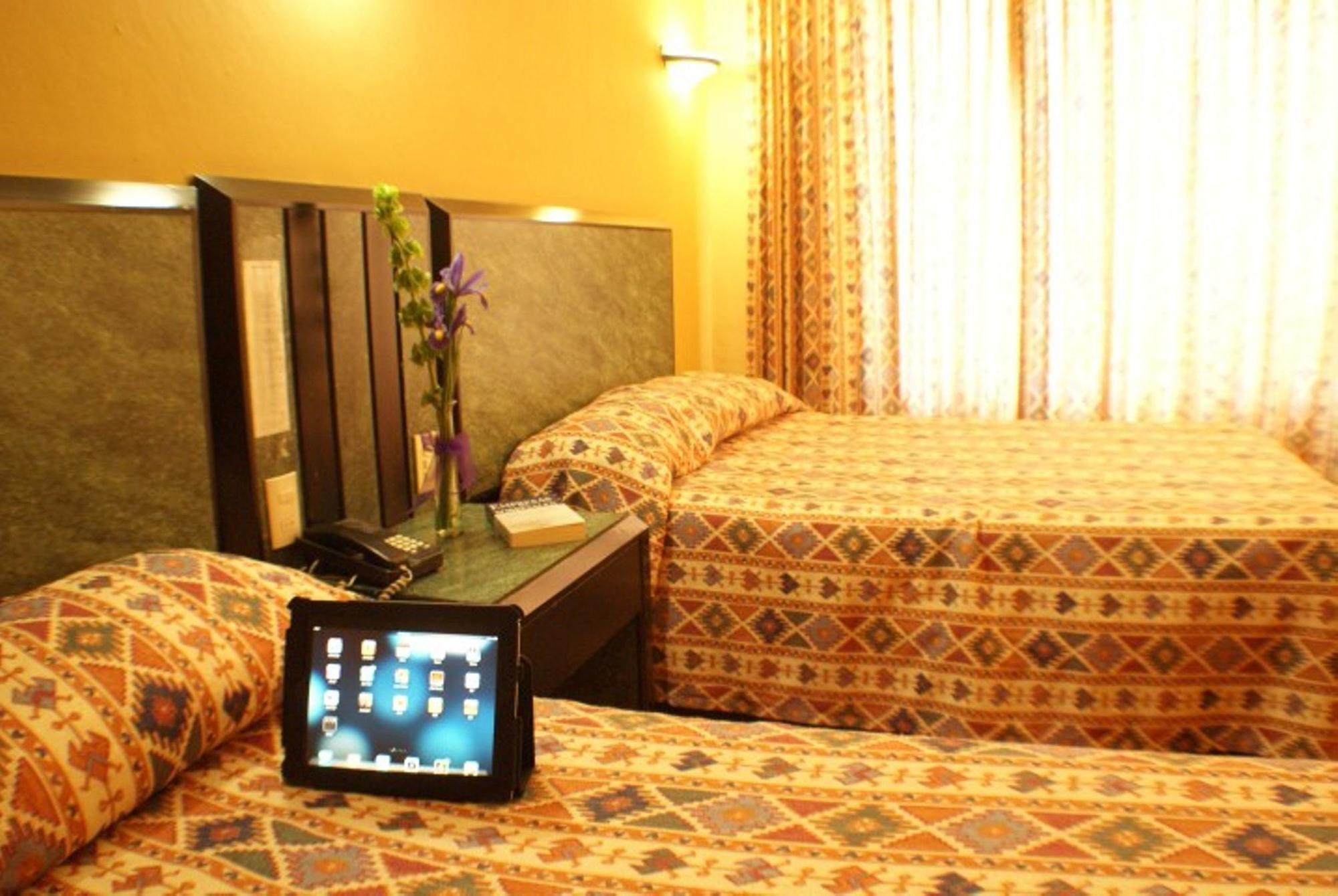 Hotel Universo Guadalajara Exterior photo