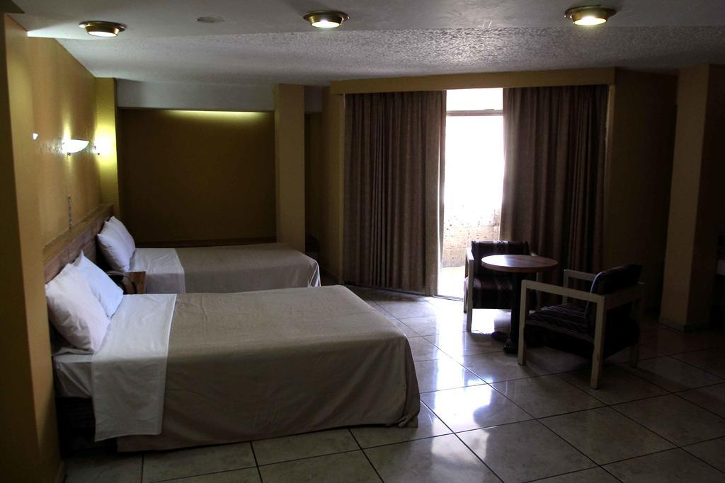 Hotel Universo Guadalajara Room photo